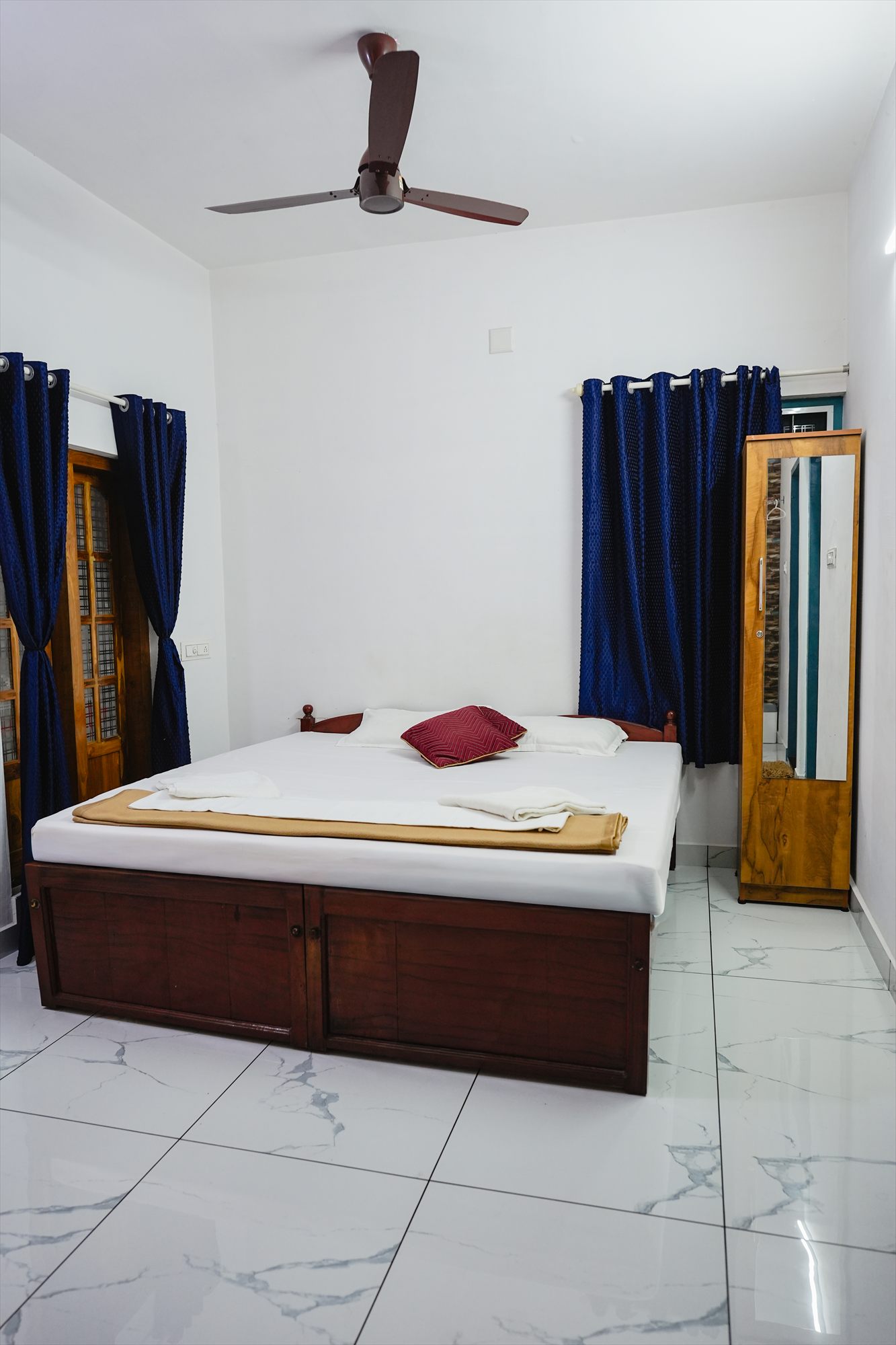 Deluxe Double Room AC, photo 1 of 6